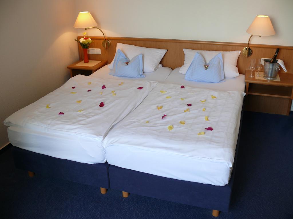 Hotel Zur Schoenen Aussicht Грёмиц Номер фото